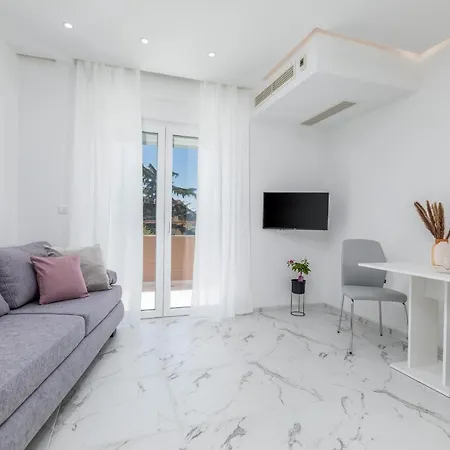 Apartman Knezevic A Fazana Exterior photo