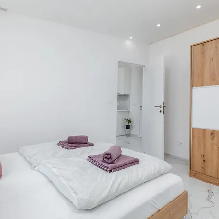 Apartman Knezevic A Fazana Exterior photo