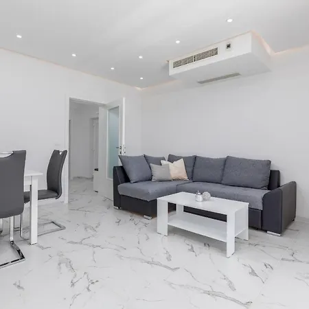 Apartman Knezevic A Fazana Exterior photo