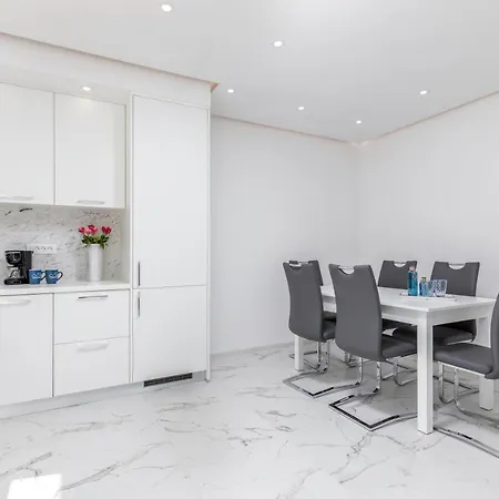 Apartman Knezevic A Fazana Exterior photo