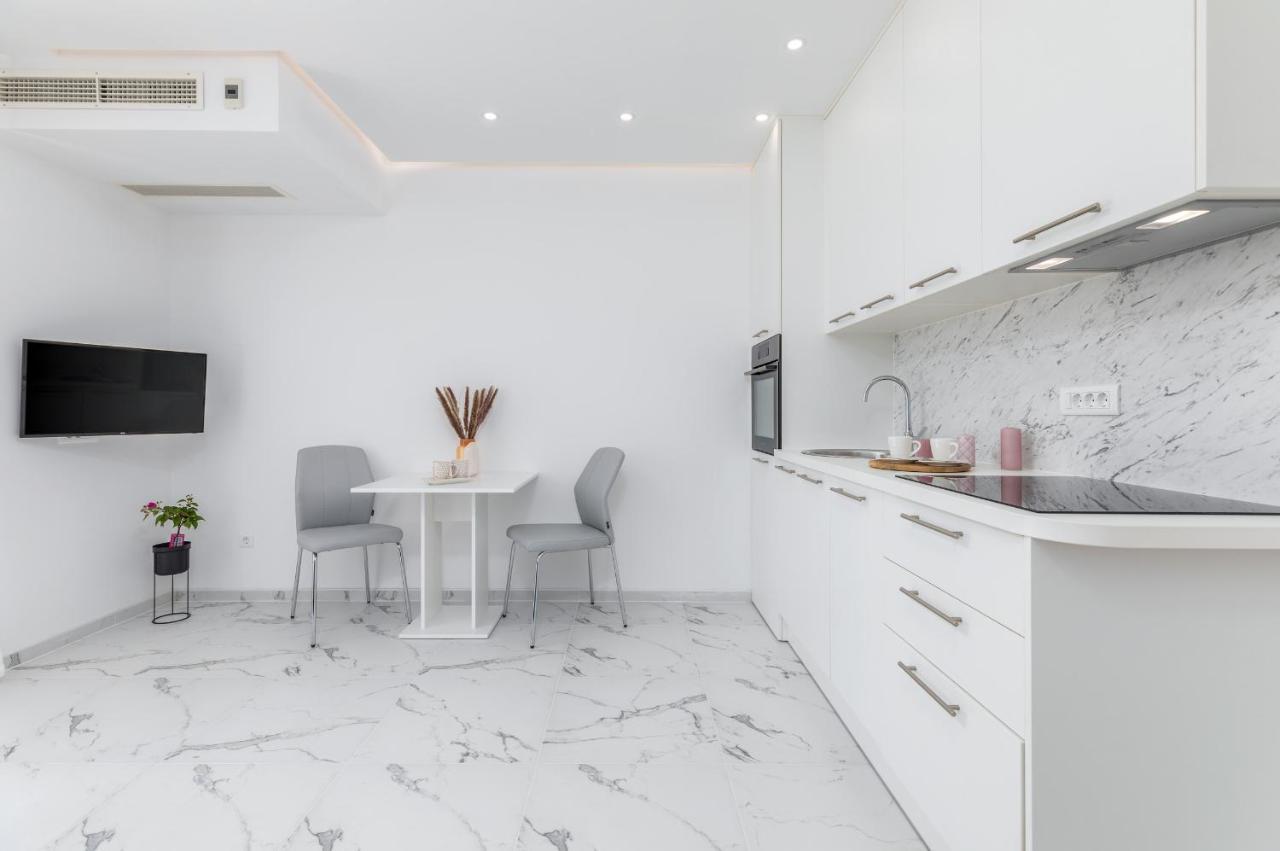 Knezevic A Apartment